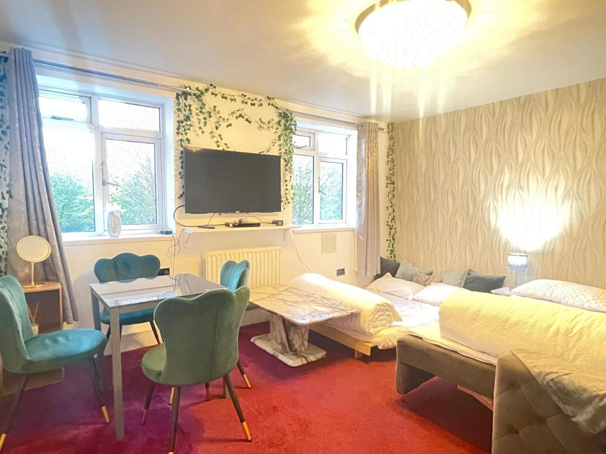 Room With Shared Kitchen London Exterior photo